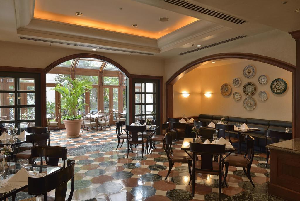 The Sherwood Taipei Exterior foto The interior of the restaurant